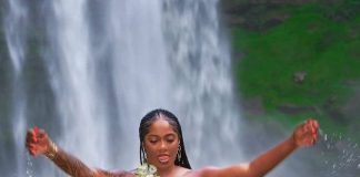 CELEBRITY: “Aunty Na Your Yash I Dey See Oh” – Tiwa Savage