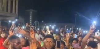Pastor Prays For Miracle Money To Enter Member’s Bank Accounts During Crusade (Video)