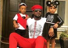 5 Celebrities Who Have Twin Children