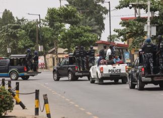 “Wear Shoes You Can Run In” – Nigerian Security Officer Shares Simple Travel Safety Tip