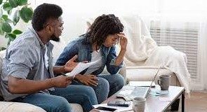 How to Navigate Financial Challenges in Relationships